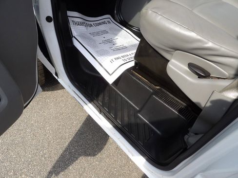 Used 2024 Ford E-350 and Econoline 350 Super Duty w/ Power Windows & Locks Group image 39