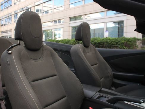 Used 2015 Chevrolet Camaro LT RWD image 24