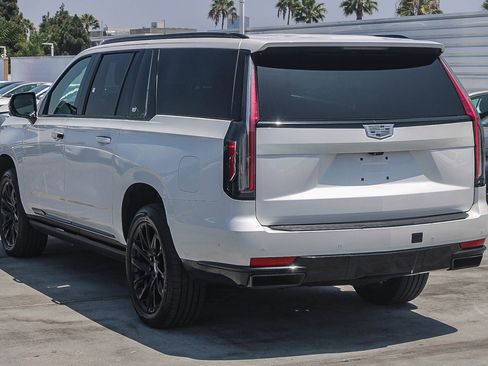 Used 2024 Cadillac Escalade ESV Sport w/ LPO, ONYX Package AWD/4WD image 7