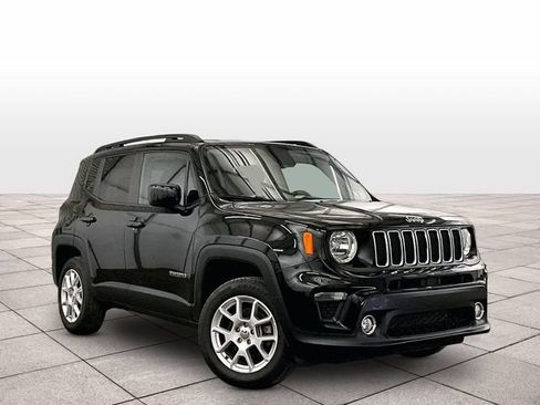 Used 2020 Jeep Renegade Latitude w/ Cold Weather Group AWD/4WD image 2