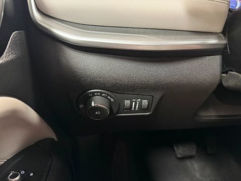 Used 2025 Jeep Compass Limited AWD/4WD image 20