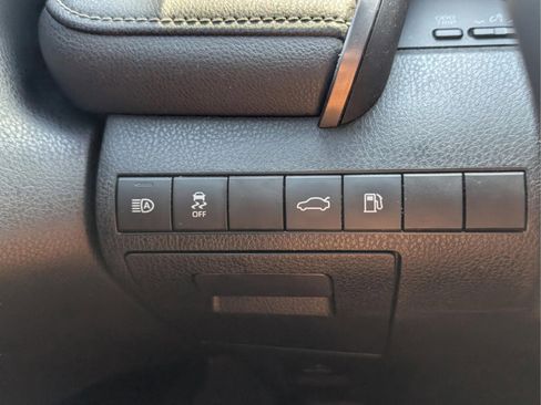 Used 2018 Toyota Camry SE image 39