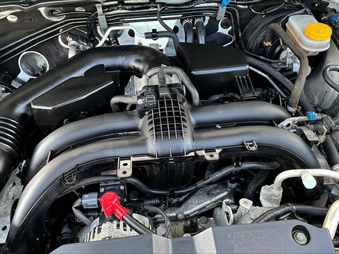 Used 2018 Subaru Forester 2.5i Touring AWD/4WD image 33
