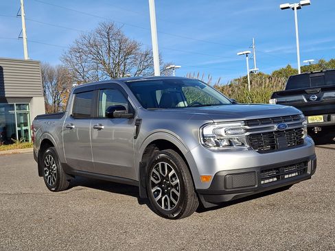 Certified 2024 Ford Maverick Lariat image 2