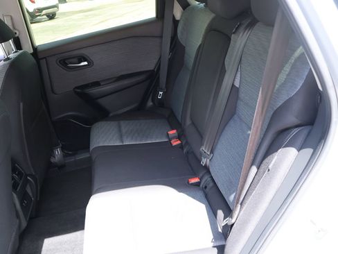 Used 2023 Nissan Rogue SV FWD image 13