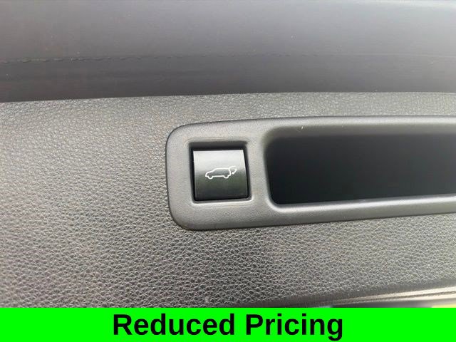 Used 2020 Toyota Highlander XLE AWD/4WD image 38