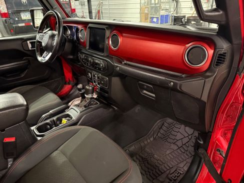 Used 2020 Jeep Gladiator Rubicon AWD/4WD image 9