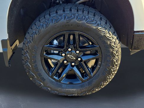 New 2026 Chevrolet Silverado 1500 Custom Trail Boss image 9