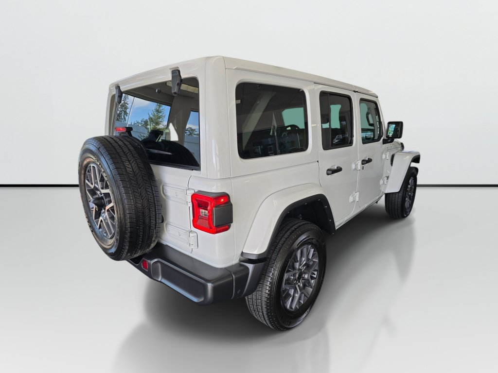 Used 2025 Jeep Wrangler Unlimited Sahara AWD/4WD image 5