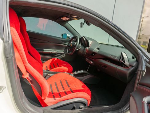 Used 2018 Ferrari 488 GTB RWD image 59