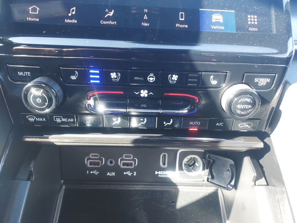 Used 2023 Jeep Grand Cherokee L Overland w/ Luxury Tech Group IV AWD/4WD image 19
