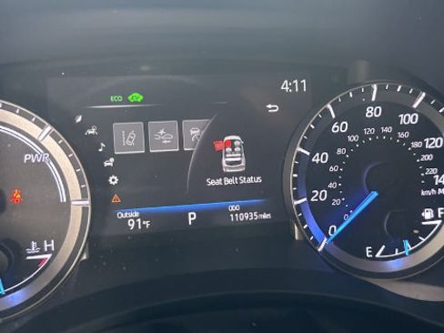 Used 2023 Toyota Highlander XLE FWD image 9