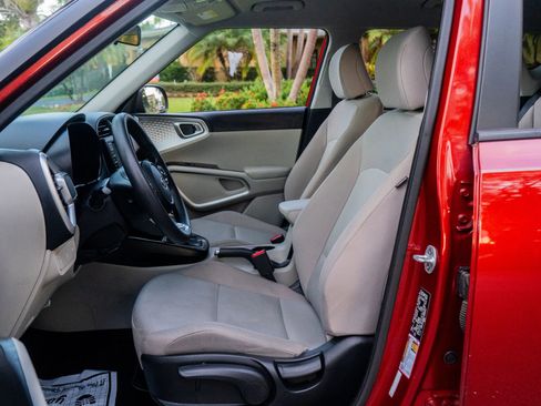 Used 2020 Kia Soul LX image 36