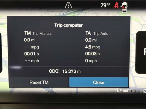 Used 2025 Volvo XC40 B5 Plus AWD/4WD image 5