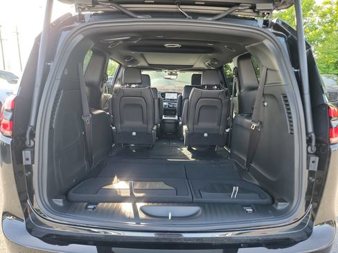New 2027 Chrysler Pacifica Limited w/ Family Tech Group FWD image 16