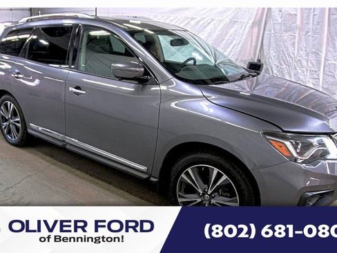 Used 2017 Nissan Pathfinder Platinum w/ Family Entertainment Package AWD/4WD image 1