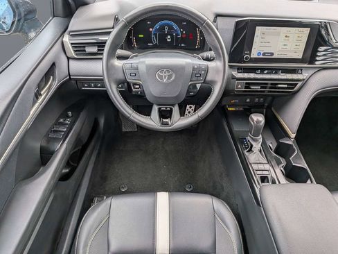Used 2025 Toyota Camry SE FWD image 24