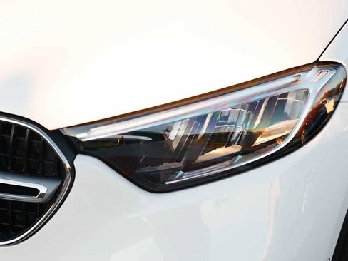 Used 2026 Mercedes-Benz GLC 300 4MATIC image 22