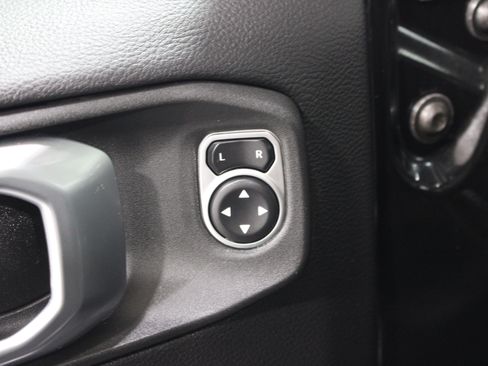 Used 2023 Jeep Gladiator Overland AWD/4WD image 8