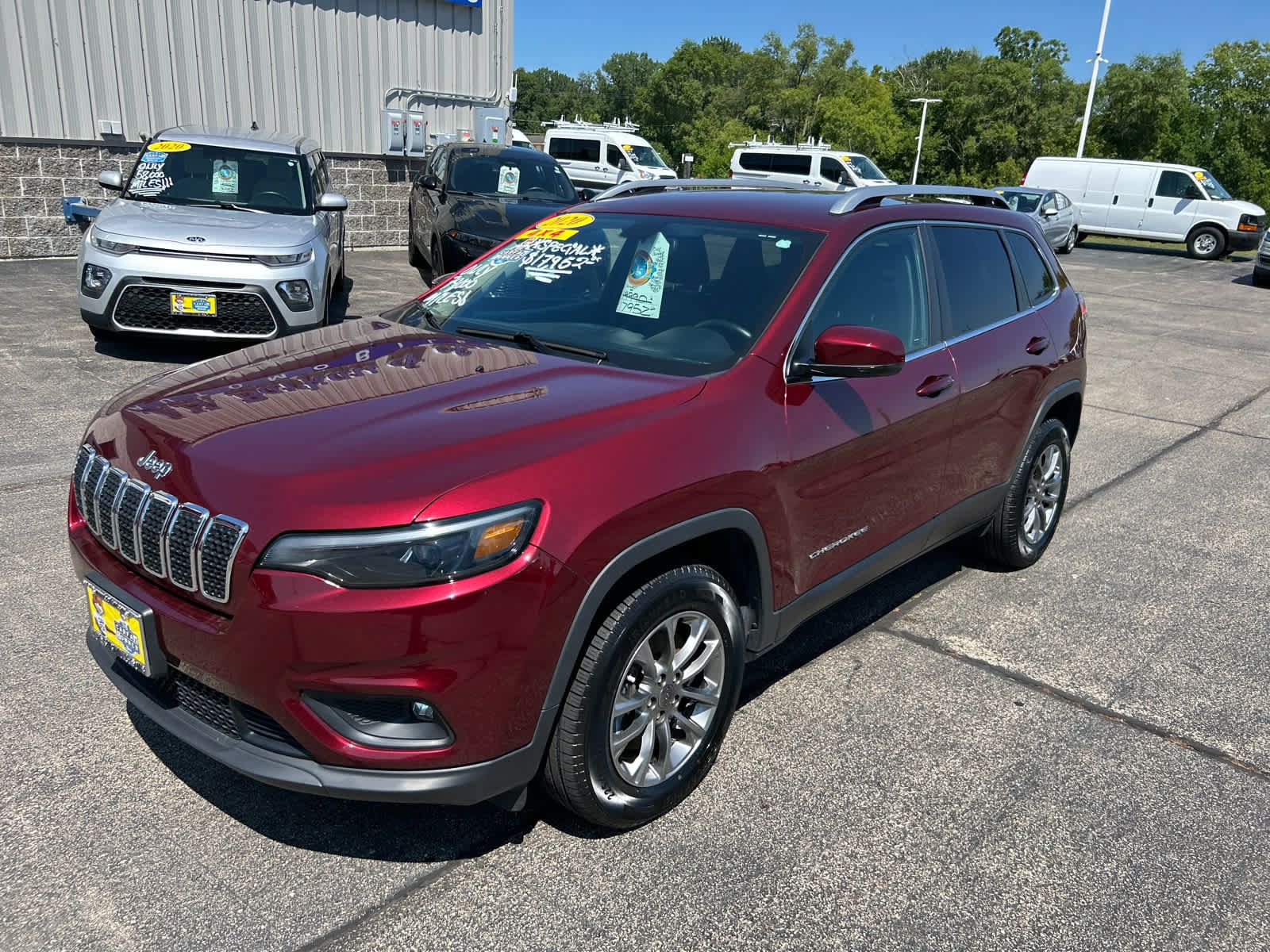 Used 2020 Jeep Cherokee Latitude Plus w/ Cold Weather Group AWD/4WD image 7