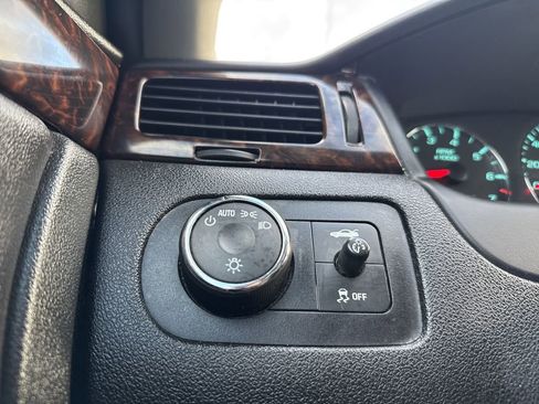 Used 2014 Chevrolet Impala LT w/ LT Sunroof Package image 22