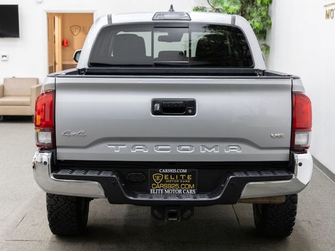 Used 2018 Toyota Tacoma SR5 image 4