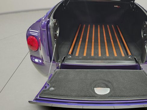 Used 2004 Chevrolet SSR w/ Preferred Equipment Group image 7