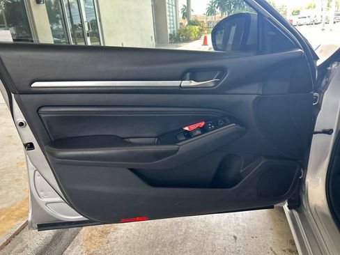 Used 2020 Nissan Altima 2.5 SL FWD image 39