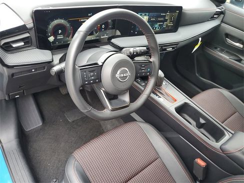 Certified 2025 Nissan Kicks SR image 8