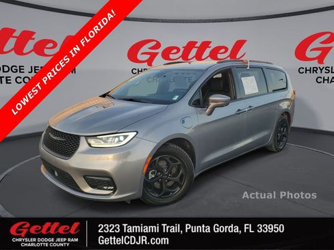 Used 2021 Chrysler Pacifica Limited w/ Premium & Safety Sphere Group image 1