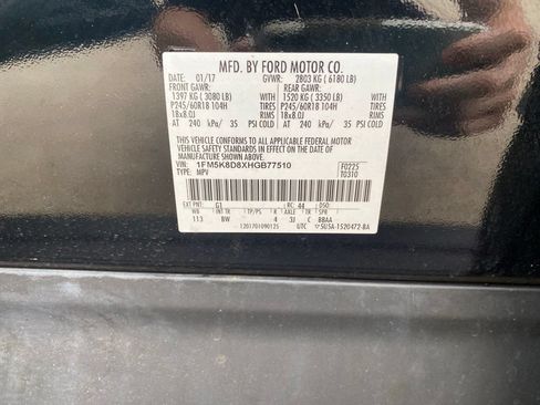 Used 2017 Ford Explorer XLT w/ Equipment Group 202A AWD/4WD image 29