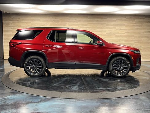 Used 2023 Chevrolet Traverse RS image 17