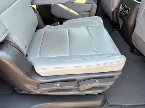 Used 2022 Chevrolet Suburban Z71 w/ Z71 Off-Road Package image 30