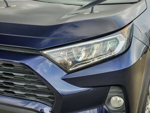 Used 2021 Toyota RAV4 XLE Premium image 9