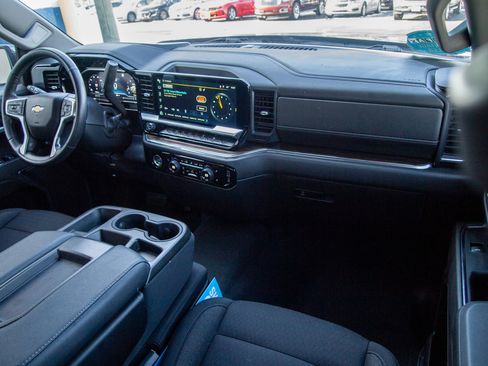 Used 2023 Chevrolet Silverado 1500 LT AWD/4WD image 27