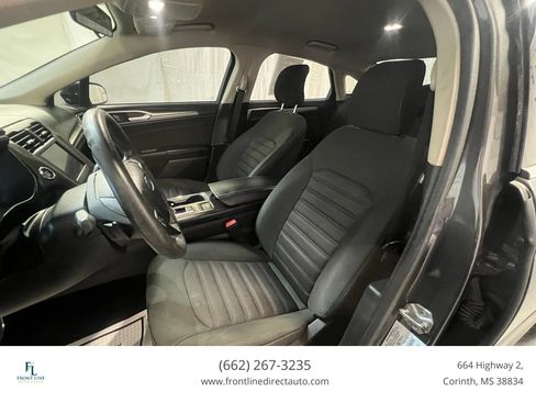 Used 2018 Ford Fusion SE w/ Fusion SE Technology Package FWD image 12