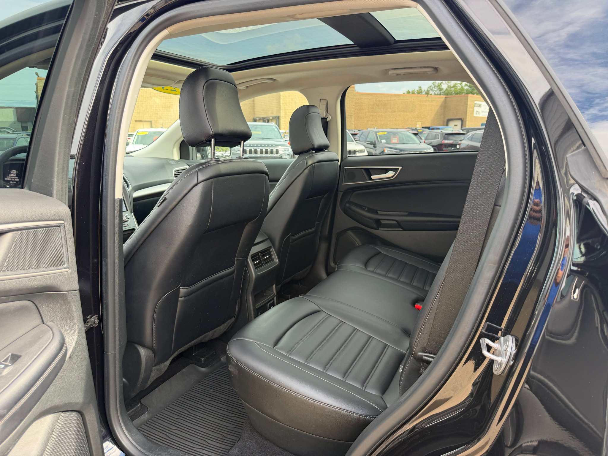 Used 2023 Ford Edge SEL w/ Convenience Package AWD/4WD image 8