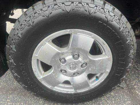 Used 2015 Toyota Tundra SR5 w/ TRD Off Road Package AWD/4WD image 46