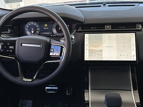 New 2024 Land Rover Range Rover Velar Dynamic SE image 13