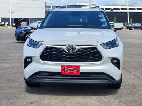 Certified 2026 Toyota Highlander XLE AWD/4WD image 2