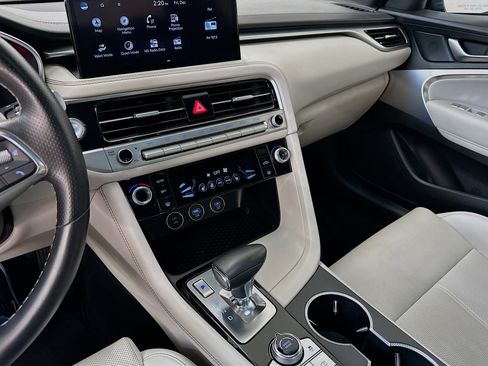 Used 2024 Genesis G70 2.5T image 26