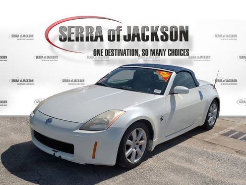 Used 2005 Nissan 350Z Touring image 4