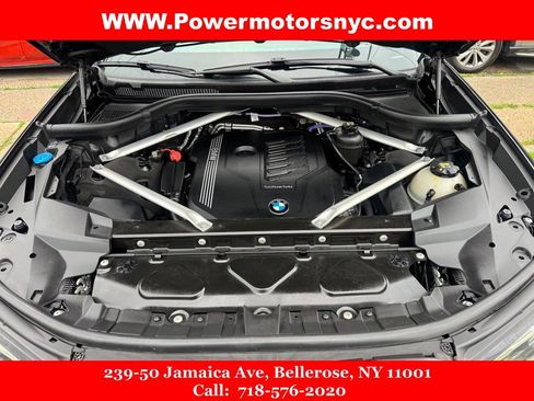 Used 2022 BMW X7 xDrive40i w/ Premium Package AWD/4WD image 18