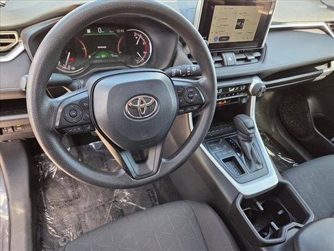 Used 2025 Toyota RAV4 XLE FWD image 10