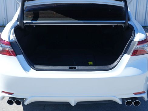 Used 2021 Toyota Camry XSE image 9