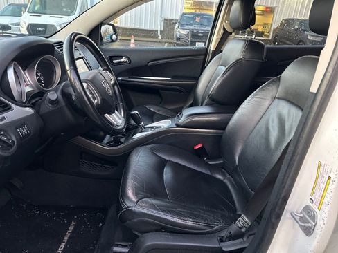 Used 2011 Dodge Journey R/T image 5