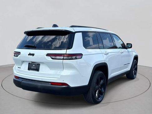 Used 2023 Jeep Grand Cherokee L Altitude AWD/4WD image 5