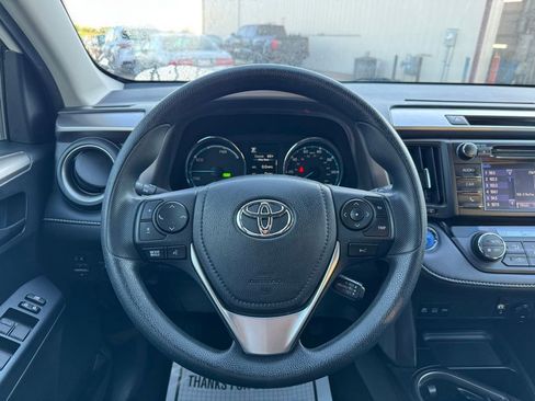Used 2018 Toyota RAV4 LE w/ Protection Package AWD/4WD image 7