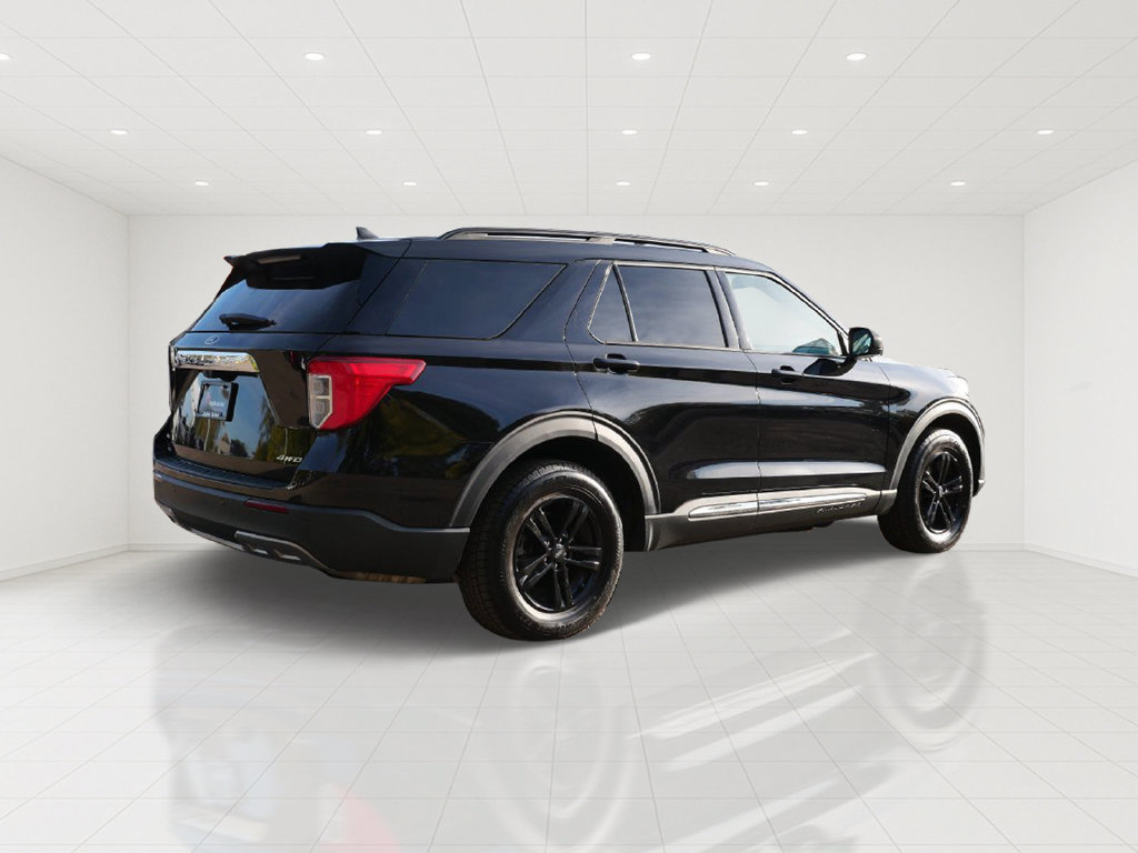 Certified 2022 Ford Explorer XLT w/ Equipment Group 202A AWD/4WD image 6