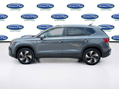 Used 2023 Volkswagen Taos SE w/ Panoramic Sunroof Package